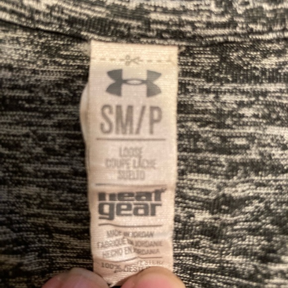 Women’s Under Armour top size small - Picture 3 of 3